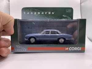 Vanguards Corgi 1:43 Jaguar XJ12 azul lavanda VA08618 - Imagen 1 de 8