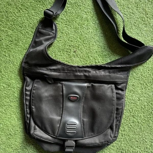 Tumi Crossbody Umhängetasche für Herren Canvas Tech Messenger Bag Schwarz - Bild 1 von 8