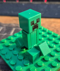 LEGO&reg; Creeper Minifigure min012 Minecraft&reg; 21155 21118 21120 21147 21115