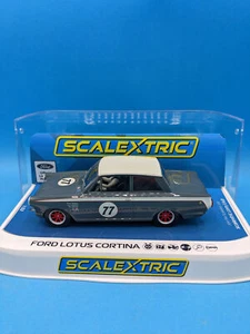 Scalextric C4177 Ford Lotus Cortina JRT No.77 - Bild 1 von 5