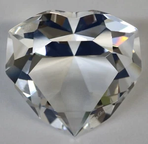 Pisapapeles Corazón Oleg Cassini Corte de Cristal Firmado - Para la persona que amas - Imagen 1 de 3