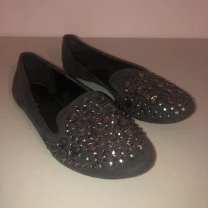 Simply Vera by Vera Wang Studded Flats Slip On Gray Womens Shoes 7.5 Rhinestones - Picture 1 of 12