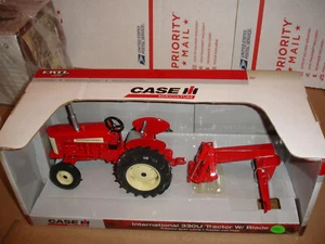 1/16 international 330 with blade  - Picture 1 of 4