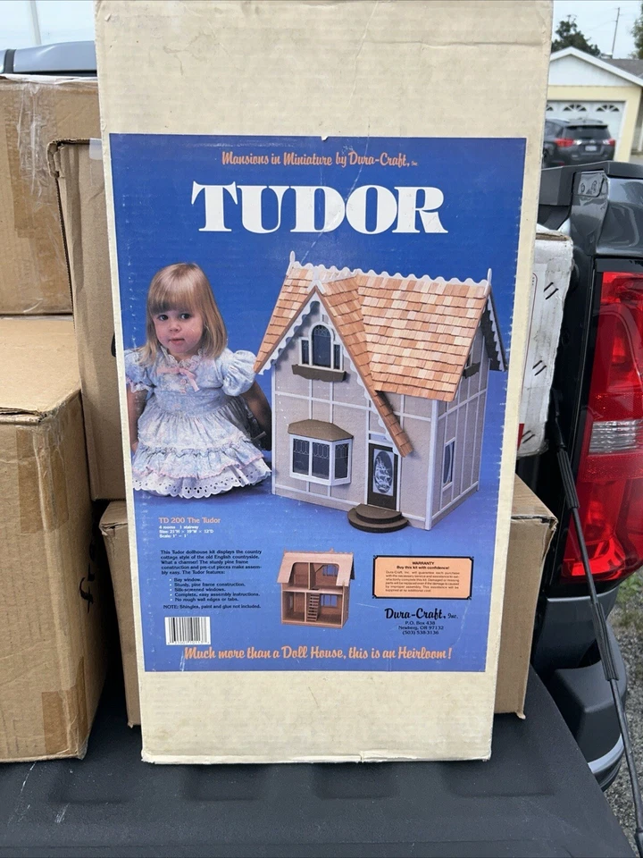 1980s Dollhouse Miniature DuraCraft Mansions Tudor TD200 Dollhouse Kit