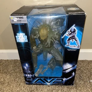 Todd McFarlane Toys 12 inch SCAR STEALTH PREDATOR Alien vs Action Figure NEW AVP - Picture 1 of 13