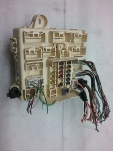 Cabin Fuse Relay Box A/T 2002 LEXUS IS300 IS-300 4-11-1P - Picture 1 of 3