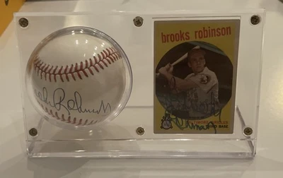 Brooks Robinson Autographed Baseball Sweet Spot & 1959 Topps #439 Card + Display - Image 1 of 4