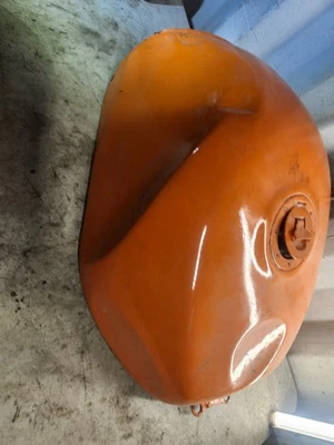 Suzuki GSXR750/600 1996-1999/2000 TANQUE DE GASOLINA PILA DE COMBUSTIBLE OXIDADO necesita trabajo Foto 1 de 4