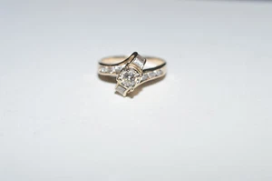 Hermoso anillo de compromiso solitario de diamantes de oro de 14 quilates talla 7,25 (3,46 gramos) - Imagen 1 de 12