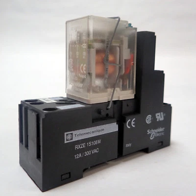 TELEMECANIQUE RXZE1S108M ZÓCALO 12A 300VAC, RXL2A12B1BD 12A 250VAC RELÉ, PROBADO Foto 1 de 4