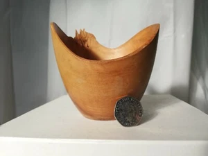 Kleine handgedrechselte Nussbaum Schale Baum signiert 1987  - Bild 1 von 11