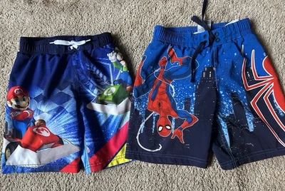 Lote de 2 Trajes de Baño Talla XS 4-5 Spider-Man y Super Mario Brothers Mario Kart Foto 1 de 4