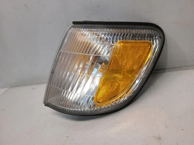 Señal de giro izquierda para conductores de Subaru Forester 2001-02 - montado en guardabarros Foto 1 de 4