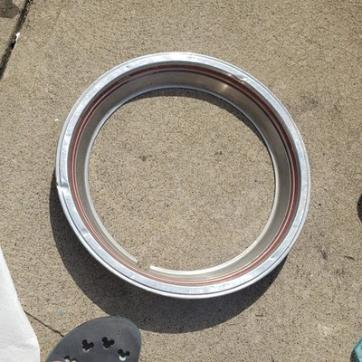 Tapacubos de belleza anillo de ajuste para camioneta Ford F150 Bronco Redline 1982 1989 15" d Foto 1 de 4