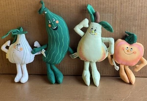 VTG 1984 Hallmark 4x Crazy Crop Plush Onion, Peach, Cucumber, Pear 8” Variant ￼ - Picture 1 of 10