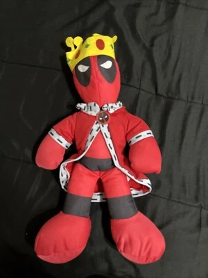 Juguete de peluche rojo negro Marvel Deadpool King con corona de 10 pulgadas Foto 1 de 2