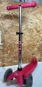 Smyths Toys Micro Mini Plus Scooter Pink - Picture 1 of 14