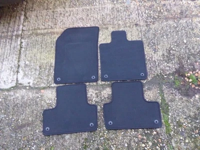 GENUINE VOLVO XC60 2018-2023 PREMIUM VELOUR CARPET FLOOR MATS BLACK LIKENEWWW - Image 1 of 4