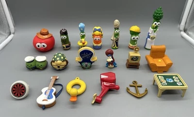 Lote de 14 figuras vintage Veggie Tales juguete pirata barco accesorios Jonah  Foto 1 de 4