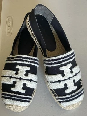 ALPARGATA TORY BURCH DOBLE T PLANA EN NIRO/ALABASTRO LIGERO 8 M Foto 1 de 4