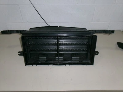 2021 - 2025 FORD F-150 RADIADOR DIANTEIRO GRADE INFERIOR OBTURADOR DE AR FABRICANTE DE EQUIPAMENTO ORIGINAL ML348475C - Imagem 1 de 4