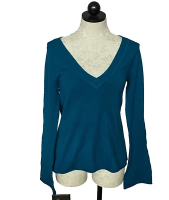 TOP MUJER SACAR CUELLO EN V TALLA: GRANDE J&J Foto 1 de 4