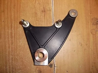 SUPPORTO MONTAGGIO PINZA FRENO POSTERIORE TRIUMPH T140E 1980-83 - 37-7124 - Immagine 1 di 3