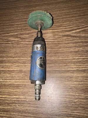 Amoladora neumática central de colección Foto 1 de 4