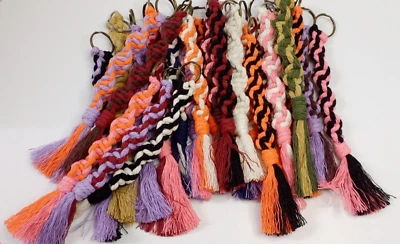 3 Piezas Llavero Macramé Hecho a Mano Mujeres Accesorio Colores Aleatorios Llaveros Macramé Foto 1 de 4