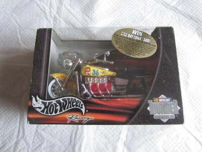 2002 Mattel Hot Wheels Racing NASCAR Thunder Rides M&Ms NIP - Image 1 of 3