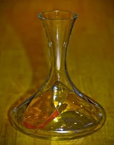 Decantador teñido de cristal vintage hecho en Rumania ¡Magnífica decoración de barra de cocina! - Imagen 1 de 6