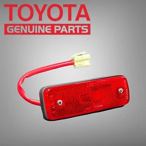 NEW 80 - 83 TOYOTA COROLLA REAR RIGHT SIDE MARKER LIGHT OEM - Picture 1 of 3