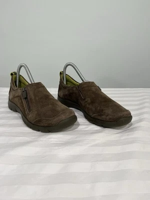 Zapatos mocasines Clarks Hedge Poole planos para mujer talla 6,5 marrón gamuza cuero cremallera lateral Foto 1 de 4