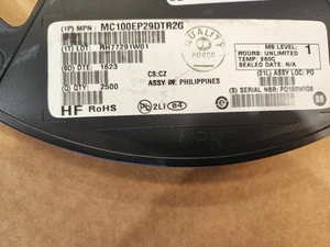 ON Semi MC1000EP29DTR2G 2016DC 1586 pezzi NUOVI! - Foto 1 di 1