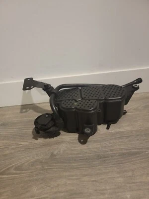 08-2016 Audi A4, A5, S4, S5, A6, S7A7 Sistema de emisiones de evaporador de bote de vapor de combustible Foto 1 de 4