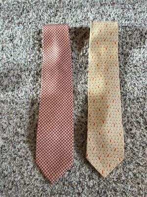 Nuevo lote de 2 corbatas de seda amarillas y rosas 100 % auténticas Bvlgari hechas en Italia Foto 1 de 4