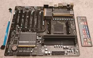 Scheda madre Gigabyte GA-990FXA-UD7 con 2 x 4 GB di memoria - Foto 1 di 4