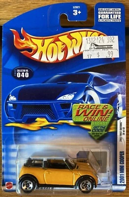 Hot Wheels 2002 First Editions 28/42 • 2001 MINI COOPER • Yellow w/ 5SPs • #040 - Image 1 of 2
