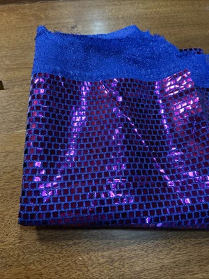 "Material de lentejuelas púrpura de 2 yardas 44/45"" con base azul" Foto 1 de 4