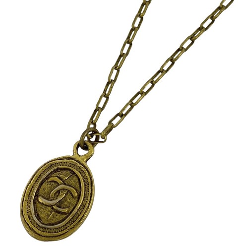 CHANEL (Incastro) Collana Catena Logo CC Collana Ovale Placcata Oro...