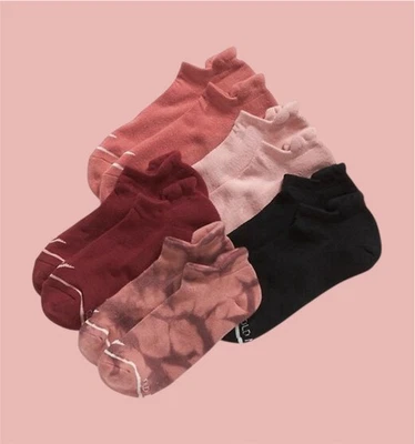 Old Navy 女式均码 5 包活动运动船袜带鞋跟保护全新带标签 — 第 1/2 张图片