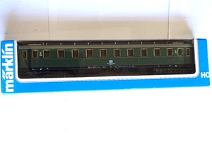Märklin H0 4139 Eilzug-Wagen / Personenwagen , DB, grün, 2. KL. Inneneinrichtung - Bild 1 von 8