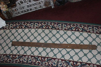 Antigua bisagra de puerta de granero de metal de hierro forjado a mano grande 45" de largo decoración de campo #4 Foto 1 de 4