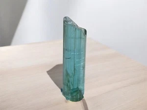 Premium natürlicher Indicolith Turmalin Kristall aus Afrika 2 Gramm 24x7x6 mm - Bild 1 von 4