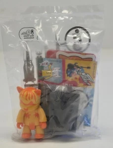 Qee Keychain Series 5b Toy2R WARM KITTEN Sealed NOS 5 B Key Chain Stand Card NEW - Picture 1 of 16