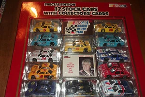 NASCAR 12 CAR SPECIAL EDITION WITH COLLECTOR CARDS RACING CHAMPIONS 1:64 (69) - Picture 1 of 3