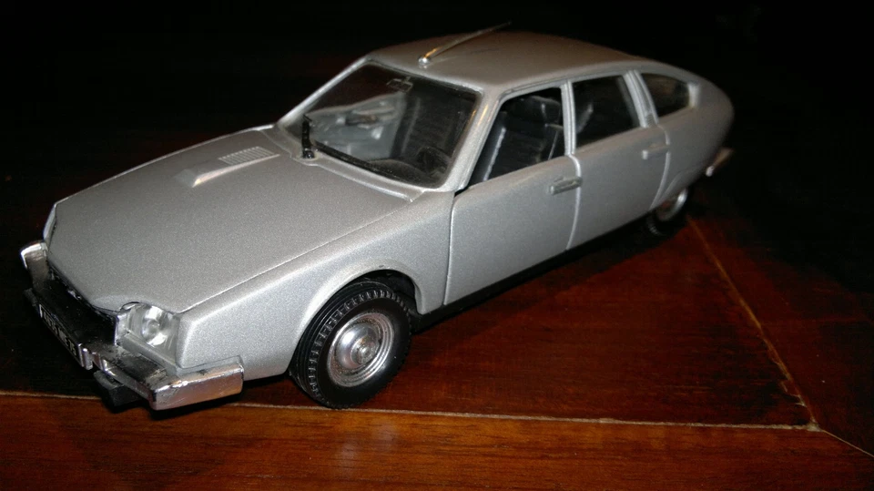 Citroen CX 2200 Polistil 1:25  - Immagine 1 di 1