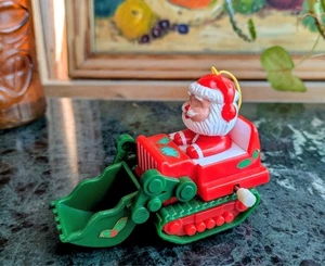 SANTA Fahren Frontlader Aufziehen Weihnachten Spielzeug Schaufel Hebebühnen braucht TLC Rarität! - Bild 1 von 4