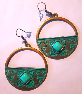 GANCHO DE PESCADO artesanal de cobre envejecido y howlita inspirado tribal SP40 Foto 1 de 4