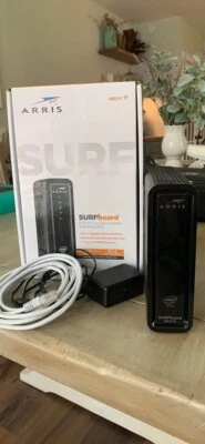 Arris Surfboard SBG10 1600 Mbps 3.0 Gig Cable Módem Wi-Fi Router Combo Foto 1 de 3